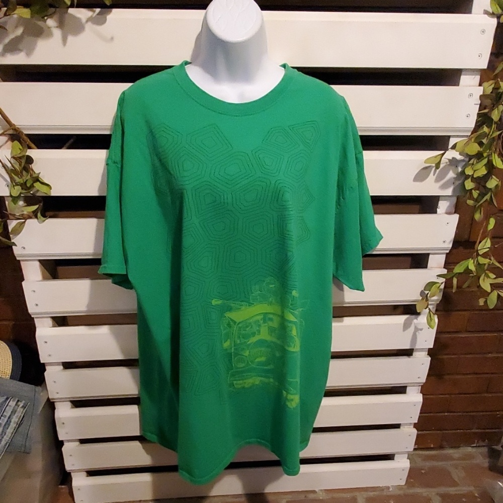 LOOTWEAR tshirt.               #640